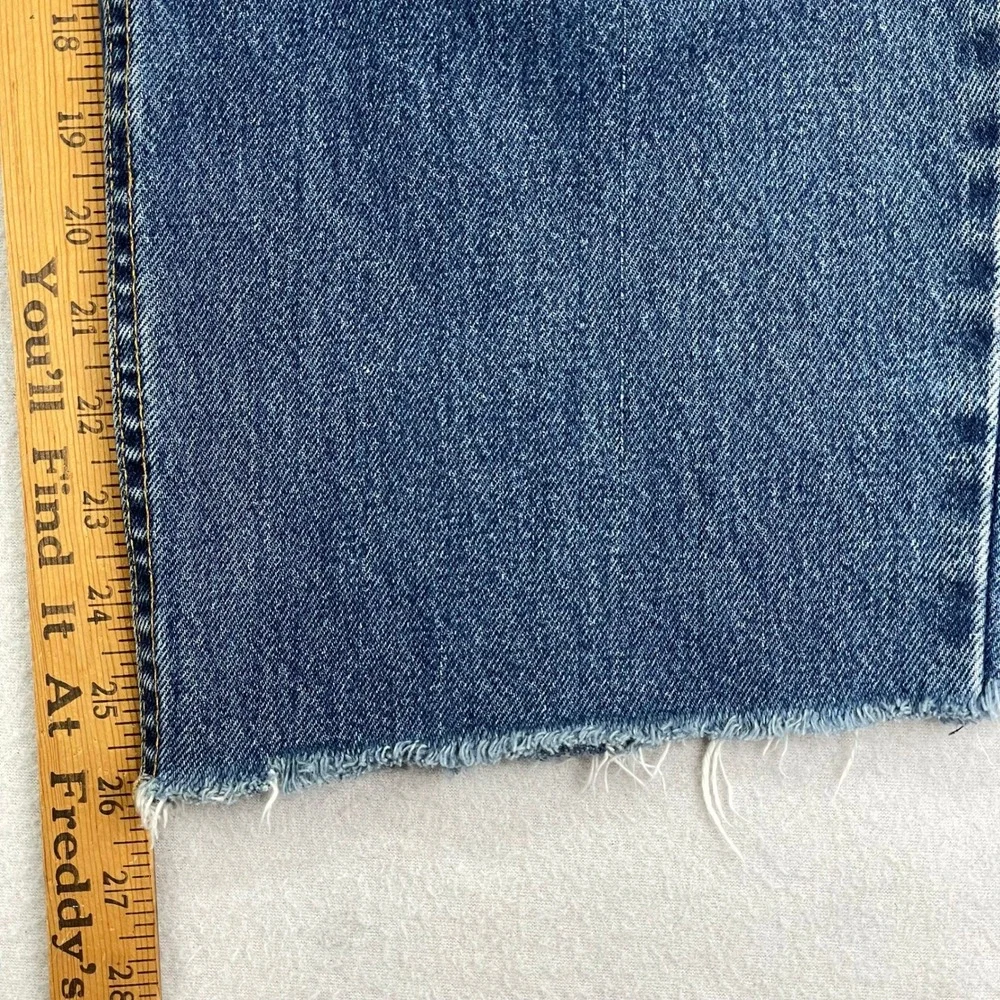 VTG Levi's Jeans 550 Mens 38x32‎ Blue Distressed Denim Relaxed made in USA Cut